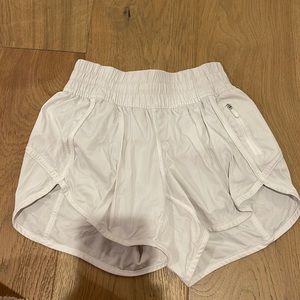 Lululemon white tall shorts size 4